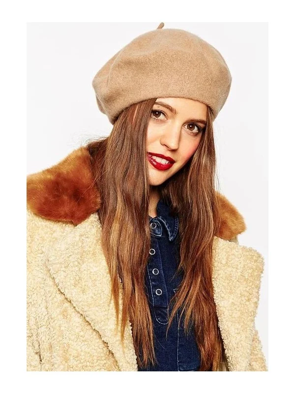 беретки женские цвет пудра. фетровые шапки для женщин. бежевый берет. бежевый берет. бежевые береты с цветком.