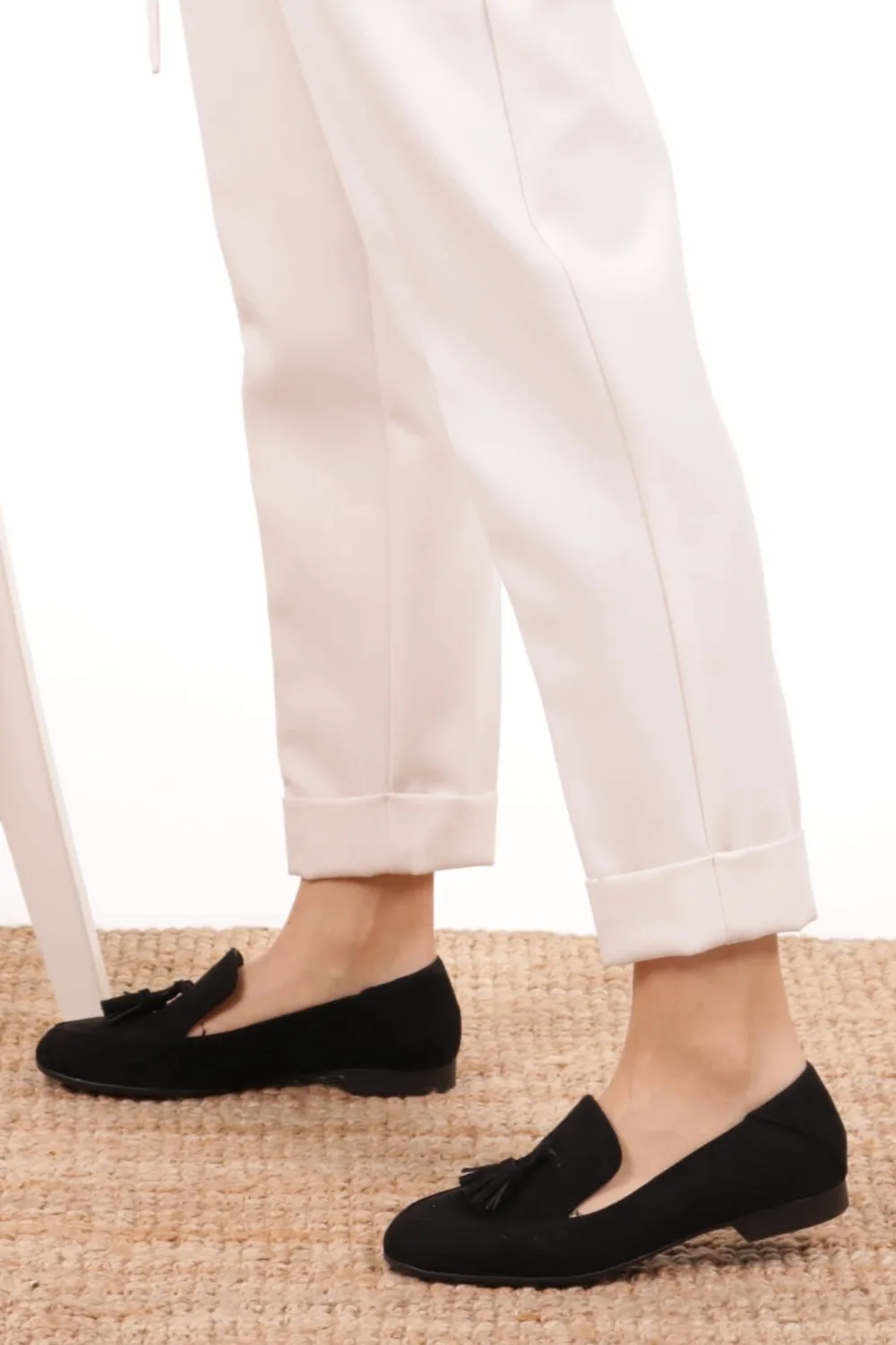 abby-siyah-suet-puskullu-loafer-duz-ayak-18e3