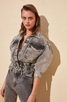 

Trendyol-Flushing Skirt Tip Fitted Denim Jacket TWOSS20CE0135