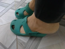 Zapatos con agujeros para bebés, sandalias antideslizantes suaves para niños y niñas de 1 a 3 años, novedad de verano