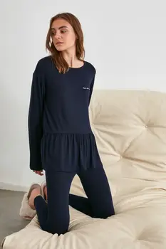 

Trendyol Ruffle Detail Knitted Pajamas Set THMAW21PT0286