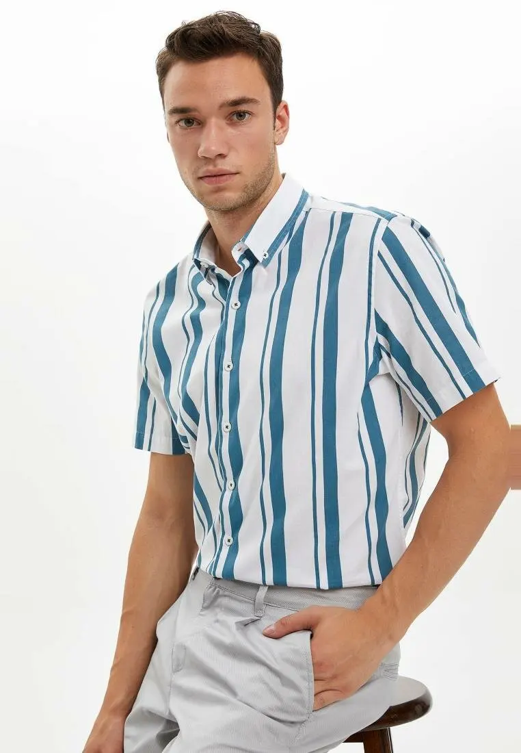 

DeFacto Men Simple Casual Striped Short Shirts Lapel Collar Male Shirts Cotton Male Summer Tops New - L6937AZ19SM