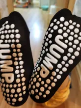 Calcetines antideslizantes cálidos para niño y niña, calcetín de algodón de Color caramelo, tobilleros gruesos y esponjosos de Otoño/Invierno, 1 par