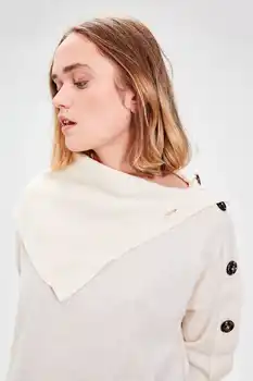 

Trendyol Beige Button Detail Turtleneck Knitwear Sweater TWOAW20ZA0038