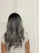 La Sylphide-Peluca de cabello sintético para mujer, artificial cabellera larga con ondas naturales, raíces, negro, Ombre, gris y plata, con flequillo, para fiesta de Halloween