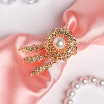 

4570804 ring for scarf 'Circle with жемчужиной' three pendants, color white in gold