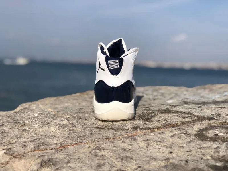 Jordan 11 ретро белый и синий