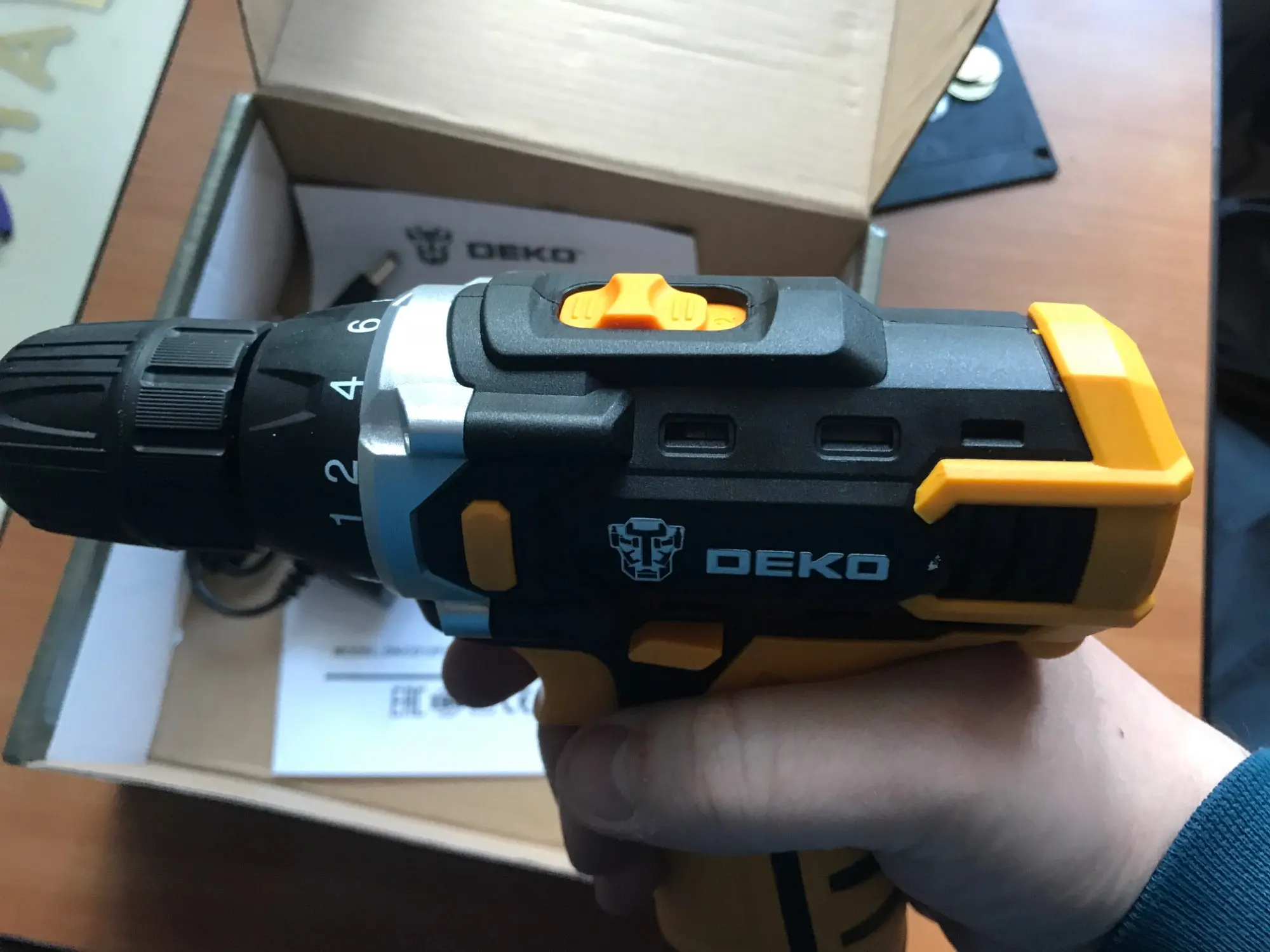 Deko дрель. Фонарь deko 12в.