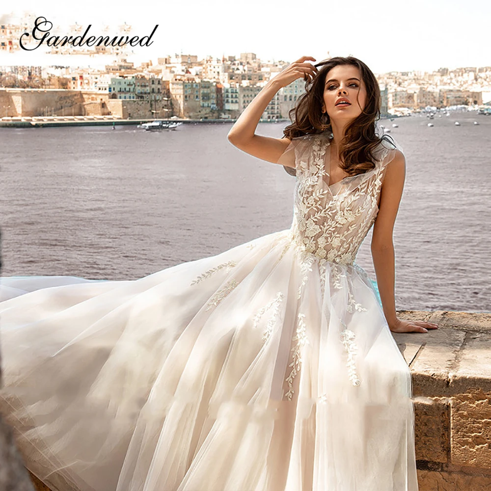 

Fairy Lace Appliqued Beach Wedding Dresses 2020 Sweetheart Illusion Straps Pleated Tulle Long Bride Dresses