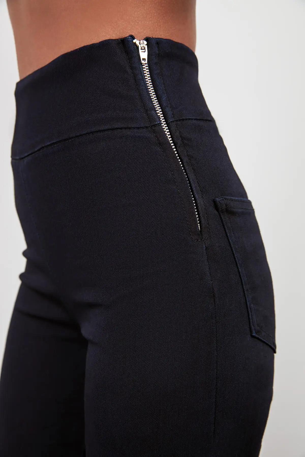 Trendyol Beli эластичные джинсы с высокой талией TWOAW20JE0333