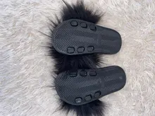 Zapatillas de piel sintética para niños, sandalias esponjosas de piel falsa para playa y hogar, chanclas peludas de felpa para verano