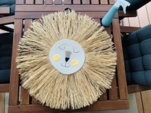 INS-Decoraciones colgantes de León de dibujos animados tejido a mano nórdico, hilo de algodón, adorno de cabeza de Animal tejido, colgante de pared de habitación para niños