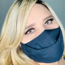 Cepillo que seca y volumiza el pelo de un solo paso, el cepillo produce aire caliente y puede alisar y arizar el pelo