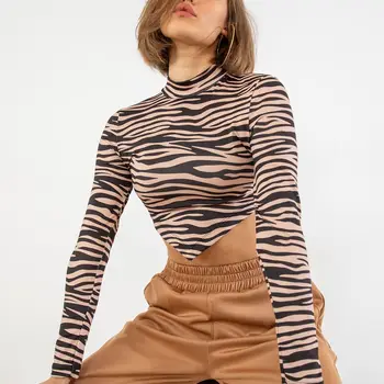 Womens Blouse Zebra Pattern 여름 패션 티셔츠 코튼 2022 New Collection Streetwear Backless Anime Crop Top With Strap Sexy