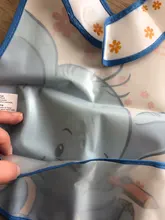 Bebé Baberos para niño impermeable manga larga Mickey Minnie Baberos de niña niños eructo tela de alimentación Babero con bolsillo niño delantal