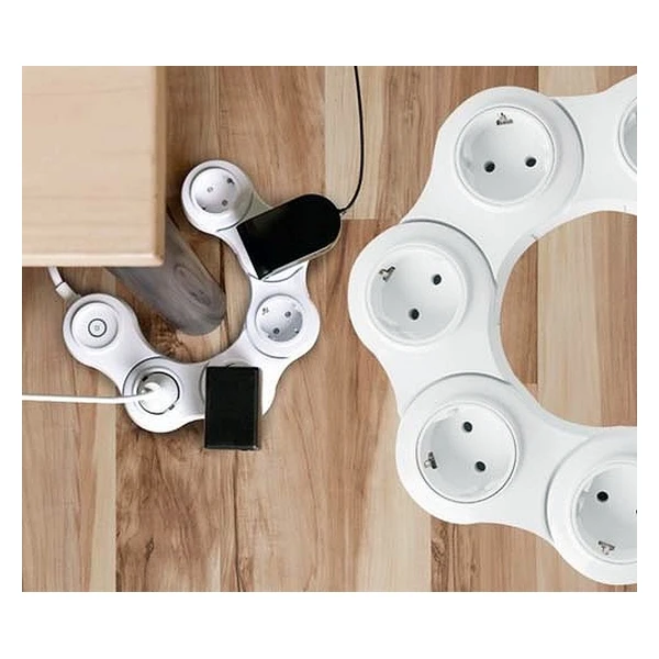 Розетка-5 розеток с выключателем CoolBox COO-BE05U2AR USB белая