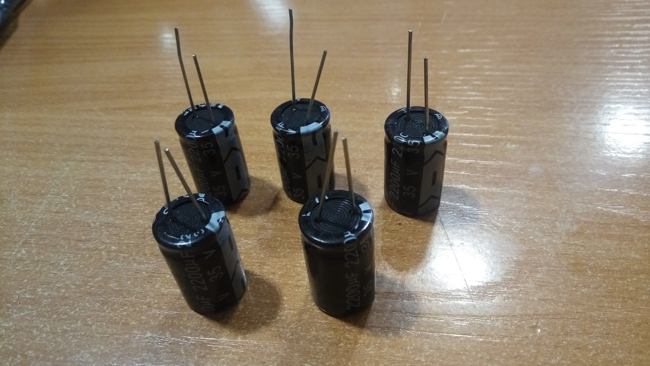 ECAP 2200uF x 35V 105C 16x25mm | Электронные компоненты и принадлежности