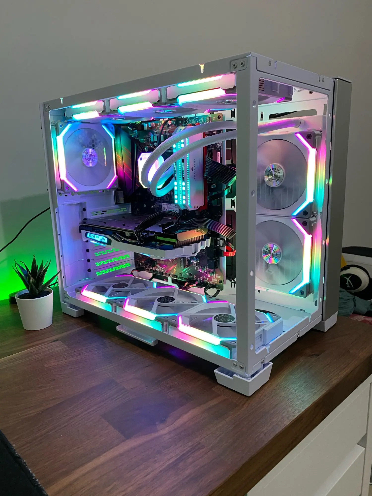 Корпус lian li lancool 215 black g99. Lian li one cool 3. Lian li cool. Корпус lian li pc-o11 dynamic black g99. Lian li lancool.