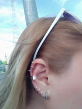 Pendiente de cartílago falso para mujeres y hombres, Clips de oreja sin Piercing, de hojas doradas, joyería, regalos al por mayor