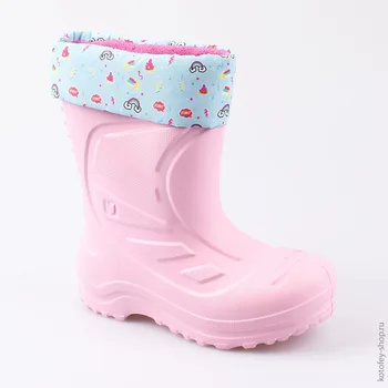 

565003-17 boots