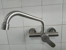 SUS304 Acero inoxidable caliente y Grifo de Agua Fría montado en la pared grifo de fregadero de cocina de doble Control