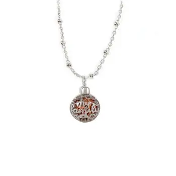 

Caller Angeles's MY FAMILY with Ball Rosé and Chain de Silver