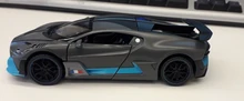 1/32 Aleación de Bugatti DIVO Super deportes juguete de modelo de coche fundido a presión atrás sonido Luz Juguetes vehículo para los niños regalo de los niños