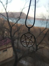 Colgante de pentagrama pentápara Hombre, collar de Black Butler, colgante de culo, Logo de Lucifer Satan, signo de Color plateado, amuleto Supernatural, joyería para hombre