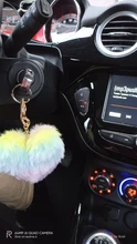 LLavero de pompones con forma de corazón para mujer, llaveros decorativos de felpa de arcoíris, accesorios para bolso, Coche