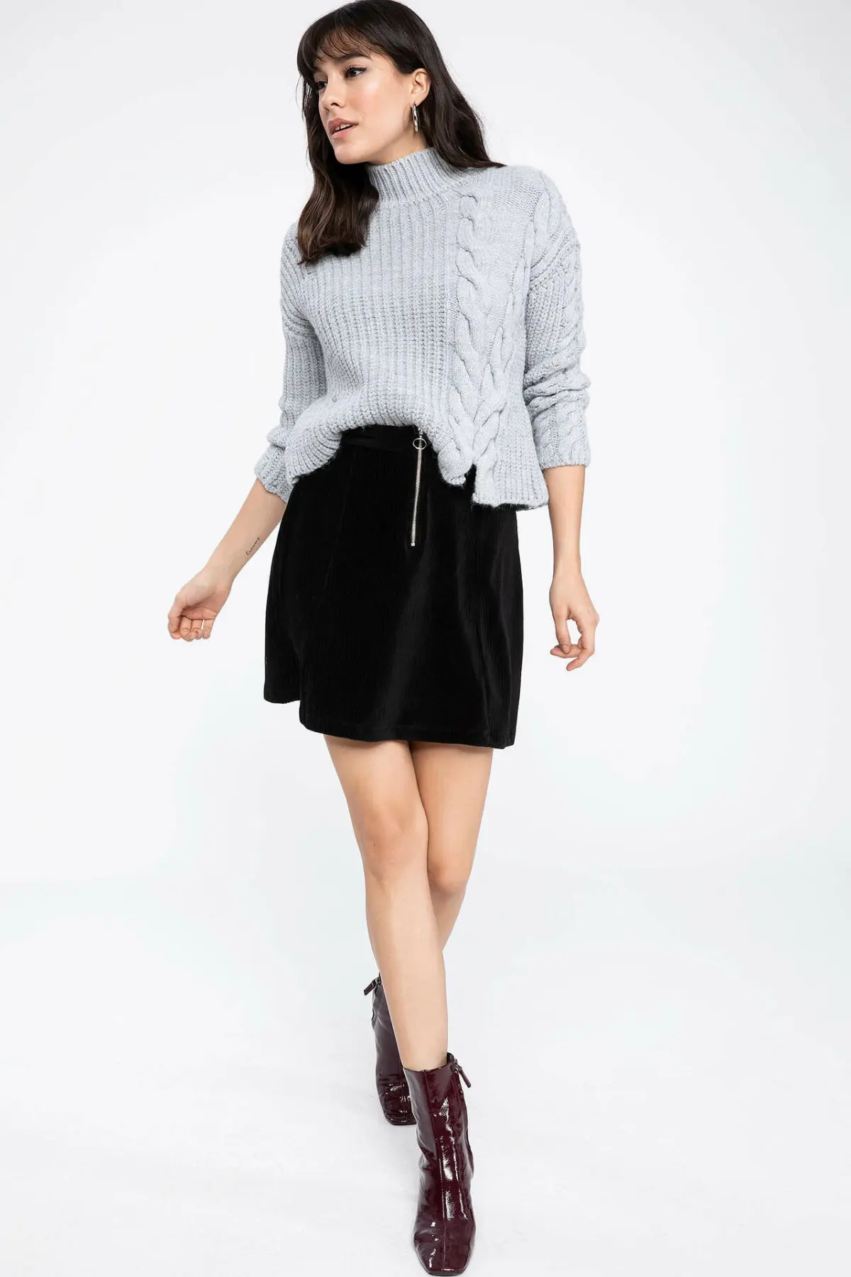 

DeFacto Woman Knitted Skirt Women Casual Fashion Black Corduroy Skirts Winter All-match Skirts Bottoms Zipper Decors-K6449AZ18WN