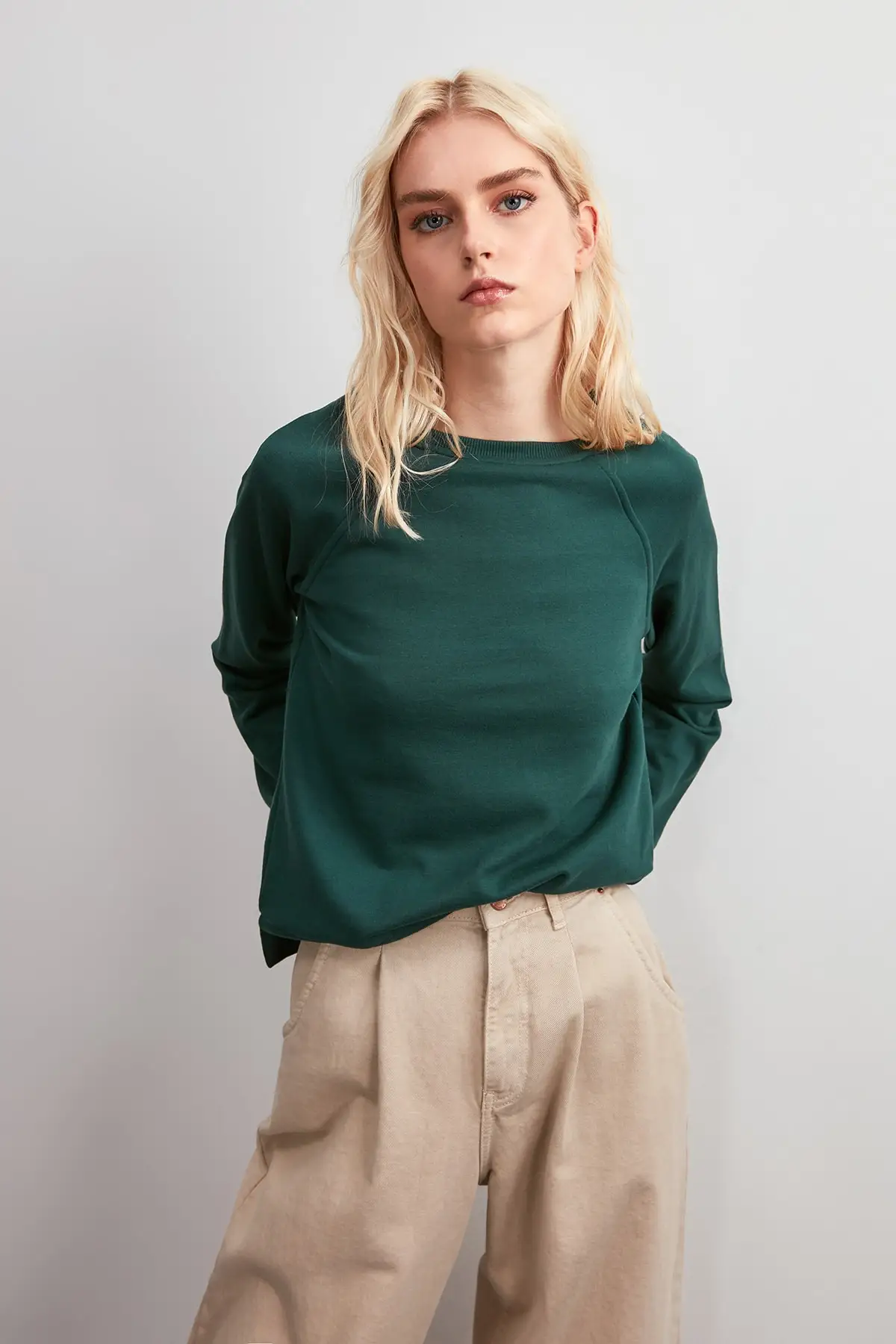 Trendyol Базовая Трикотажная Толстовка TWOAW20SW0767