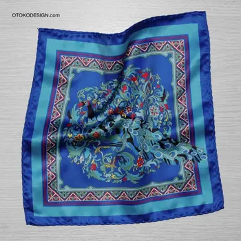 

Pocket Square with peacock pattern on a gray background with blue edging (53140)