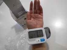 Yongrow-tonómetro automático de muñeca, tensiómetro Digital lcd, esfgmomanómetro, pulsómetro, Monitor de presión arterial