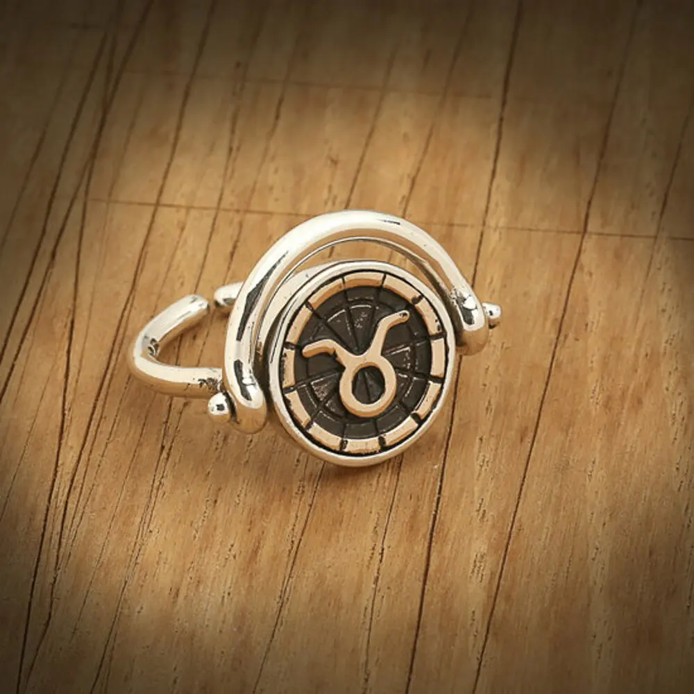 

Biggdesign Taurus for Women Silver Ring, Bronze Detail, Zircon Stone,, Double Sided Ring,925 Carat Silver