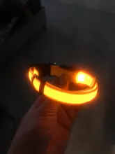 Collar con luces LED para perro, collar de luz recargable por USB, ideal para usar de noche al aire libre, accesorio de seguridad para mascota