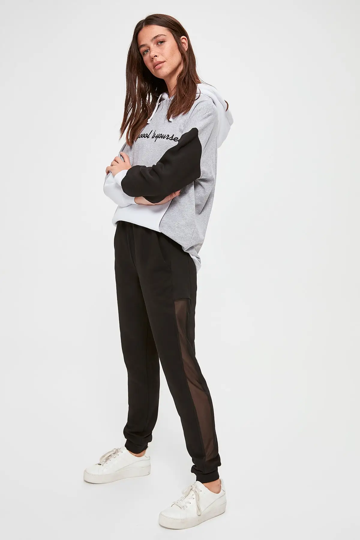 Trendyol Fishnet Detailed Knit Sweatpants TWOAW20EA0087 | Спорт и развлечения