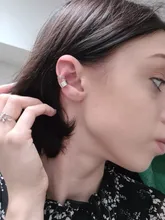 Pendientes de Clip de Cruz Simple para mujer y niña, 2 uds., aretes de Zirconia cúbica con perlas, Clip para oreja sin joyería Piercing