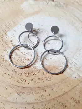 

Earrings two hoops linked