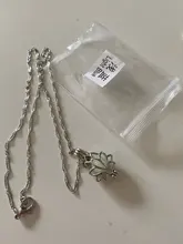Colgante con forma de flor de loto para mujer, luminoso, luminoso, Luna oscura, collar para mujer, Yoga, oración, joyería de budismo