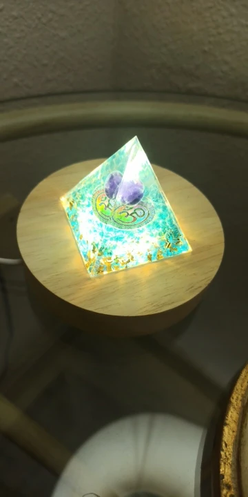 Pyramide en malachite et péridote Gaia™ photo review