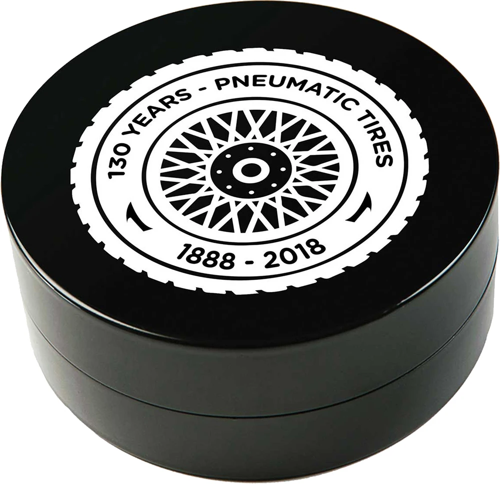 Пневматические шины 130th anniversary 2 Oz Серебряная монета 5$ Niue