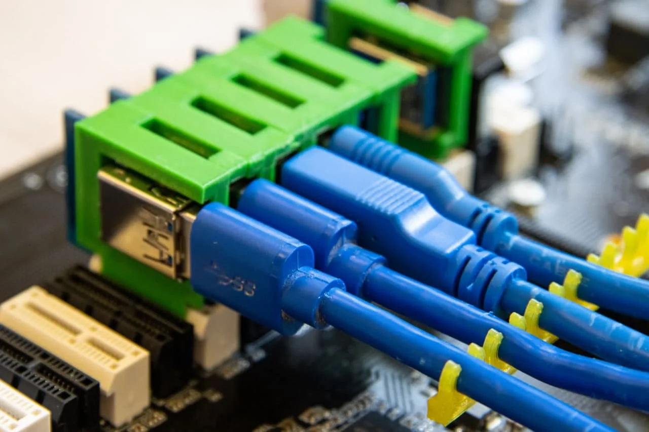 Райзер фиксатор крепление локер Riser PCI-E x1-x16 для видеокарт V4 горизонтальный |