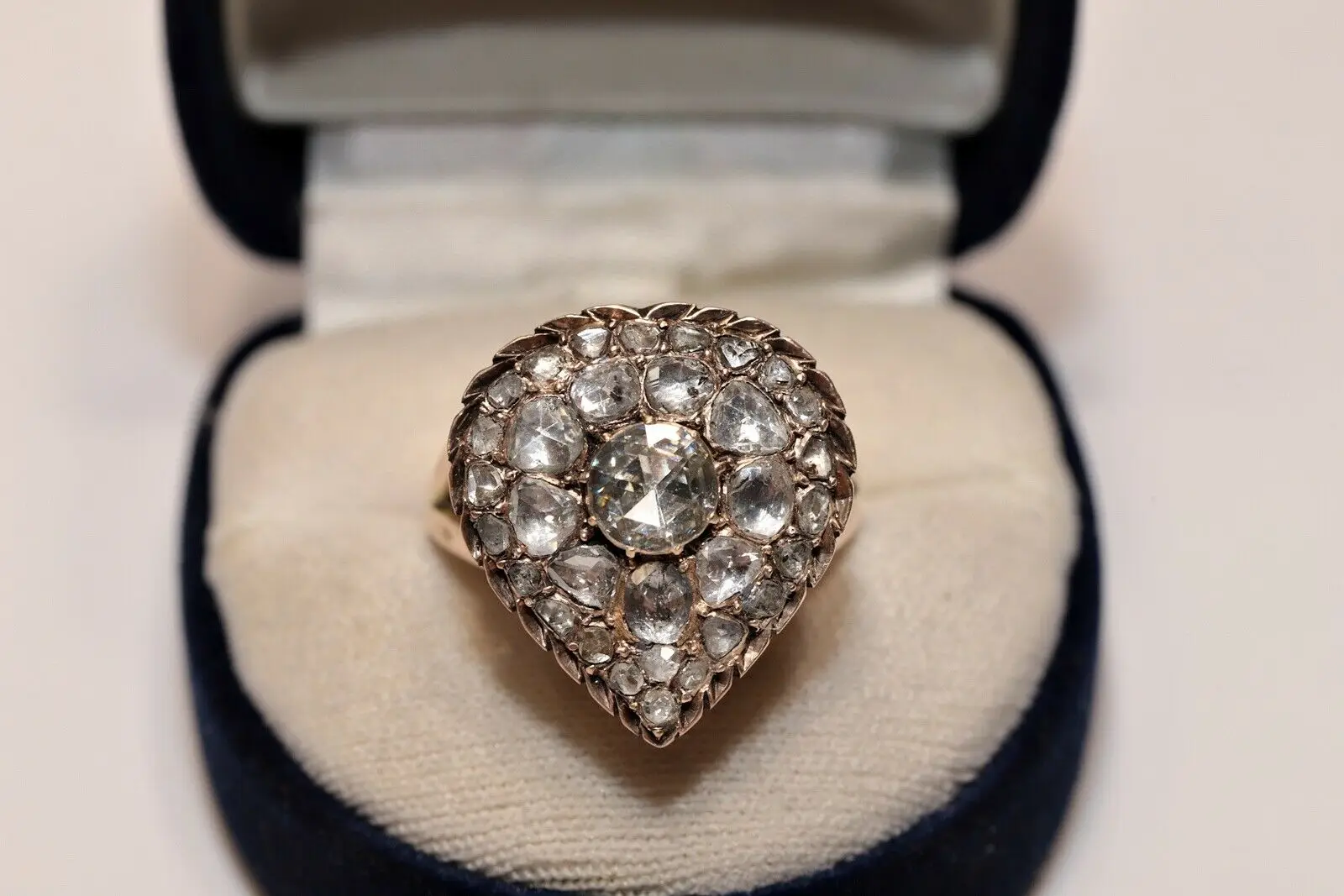 

ANTIQUE ORIGINAL 8K GOLD NATURAL ROSE CUT DIAMOND DECORATED HEART STYLE RING