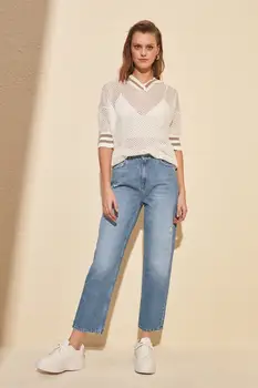 

Trendyol Ripped Detailed High Bel Straight Jeans TWOSS20JE0012