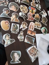 10/30/50/100 unids/pack Anime ataque en Titán pegatinas de grafiti para ordenador portátil de ordenador de monopatín Calcomanía para equipajes juguete