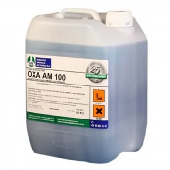 

OXA AM 100. Disinfectant in base amonios cuaternarios - n ° reg. 09-20/40-03080 ha