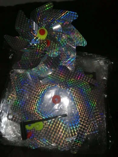 10pcs Bird Repeller Pinwheels Reflective Sparkly Bird Deterrent Windmill Protect Garden Plant Flower Garden Lawn Decoration photo review