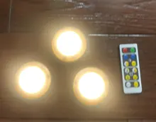 Lámpara LED inalámbrica con sensor táctil regulable para armario, luz nocturna a pilas con mando a distancia, dos colores, ideal para las escaleras de la cocina