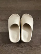 Zapatillas de verano de las mujeres de los hombres goma Eva para interiores 2021 Cool Fondo suave sandalias tendencia diapositivas Unisex chinelas zapatos para la playa casa 36-45