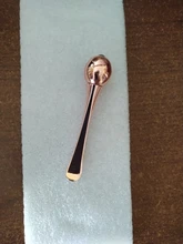 Rodillo de masaje para ojos, aplicador de Crema para Ojos, espátulas cosméticas, cuchara Facial antiarrugas, herramienta de cuidado de adelgazamiento Facial de aleación dorada, 1 ud.